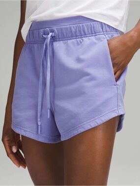 Lululemon Inner Glow High-Rise Short 3"
Dark Lavender